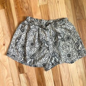 tyche black and off-white shorts